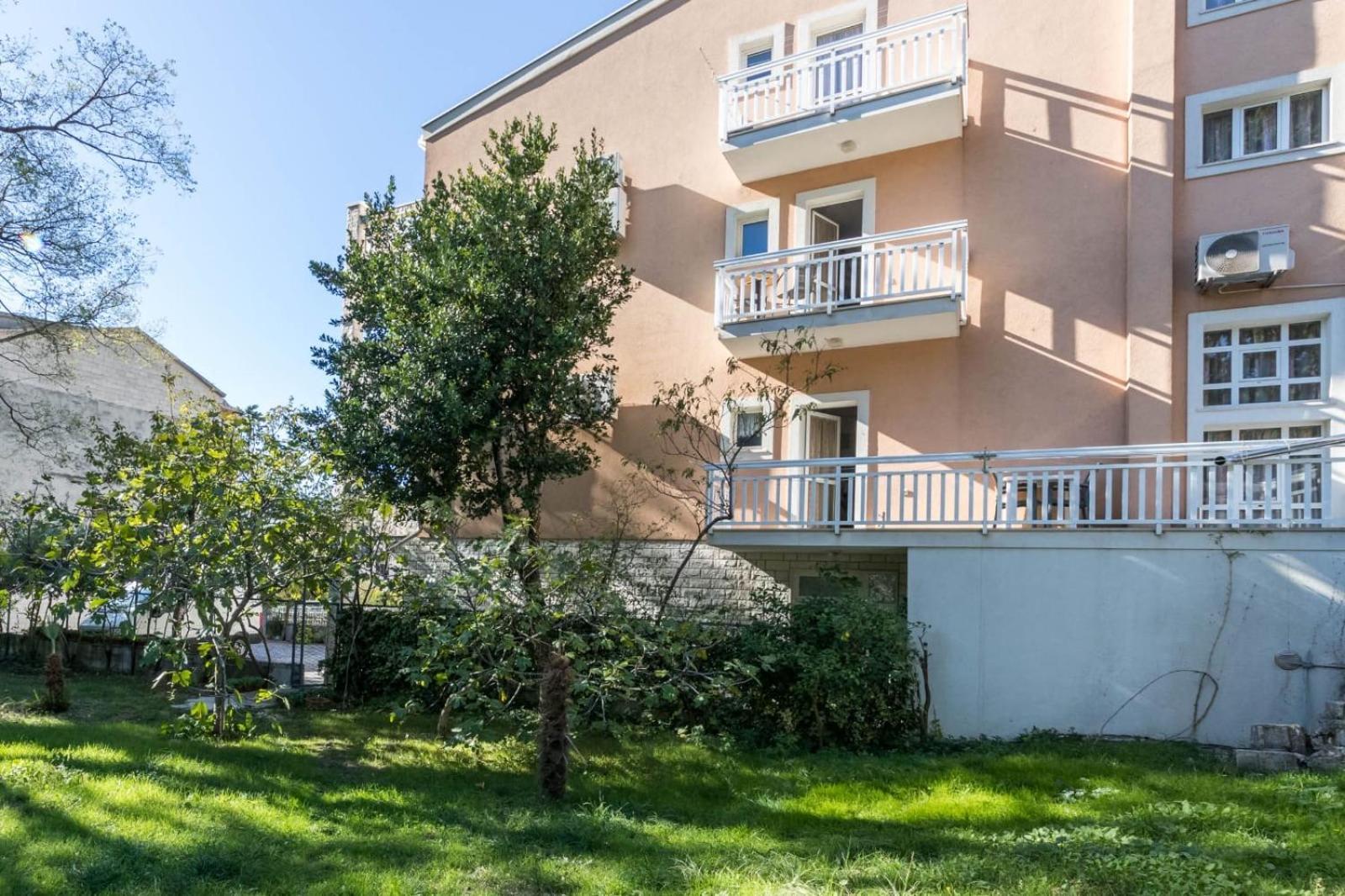 Apartments Dino Kaštela Exterior foto